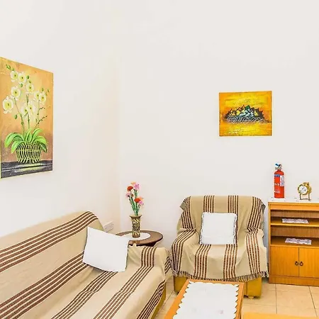 Villa Limnos